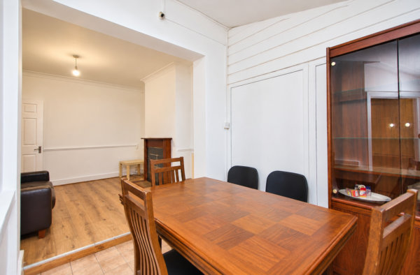 Westminster Gardens, Off River Road, Alfreds Way A13