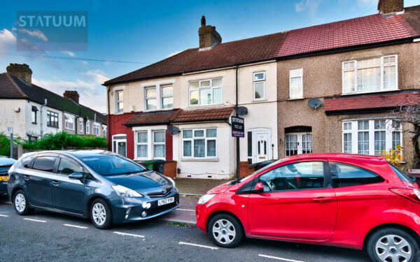 Westminster Gardens, Off River Road, Alfreds Way A13