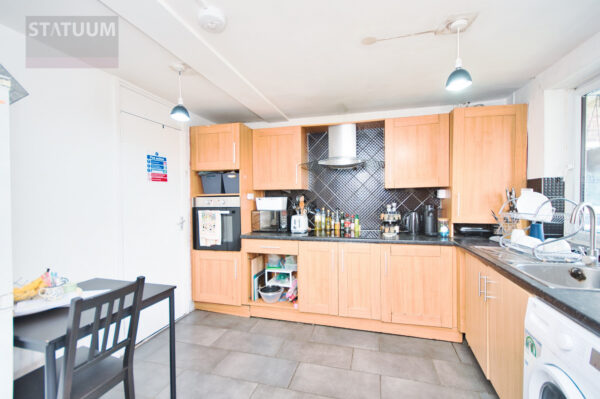 Harley Grove, Mile End, Bow