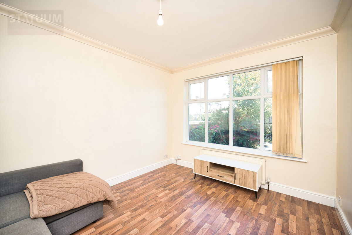 Eastern Avenue, Newbury Park, Gants Hill