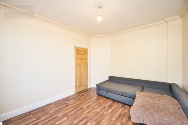 Eastern Avenue, Newbury Park, Gants Hill