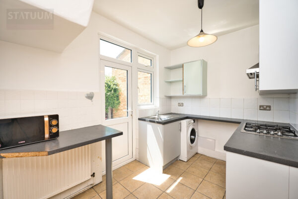Eastern Avenue, Newbury Park, Gants Hill
