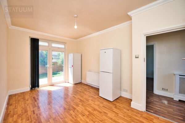 Eastern Avenue, Newbury Park, Gants Hill