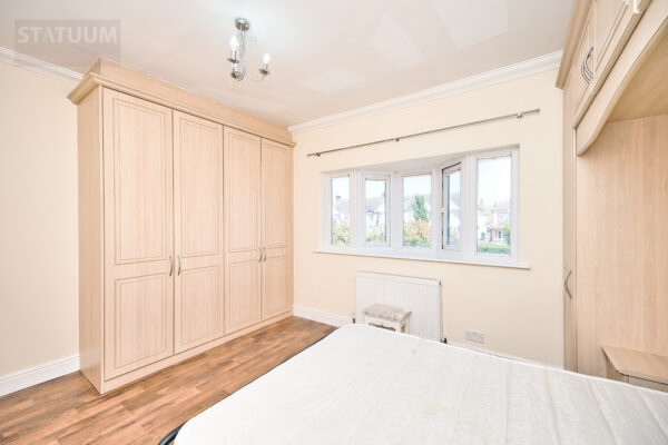 Eastern Avenue, Newbury Park, Gants Hill