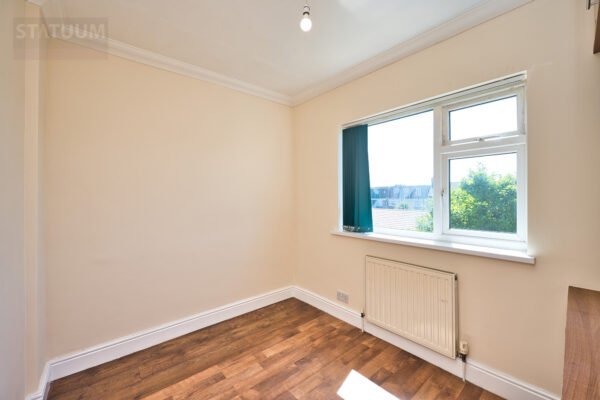 Eastern Avenue, Newbury Park, Gants Hill