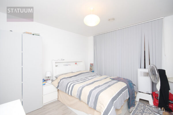 Marine Crescent, Hainault