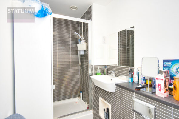 Marine Crescent, Hainault