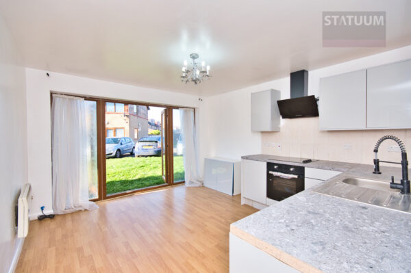 Sparsholt Road, Off Movers Lane