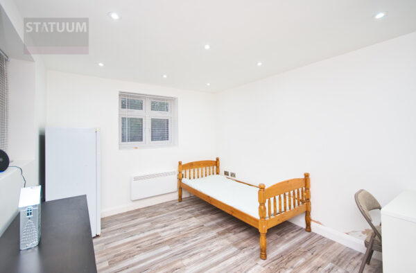 Mayfield Road, Chingford