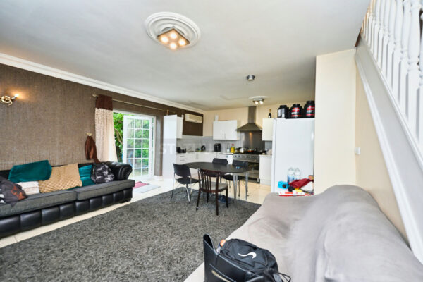 Beccles Drive, Upney