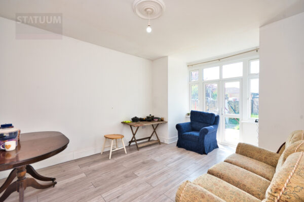 Hulse Avenue, Off Longbridge Road