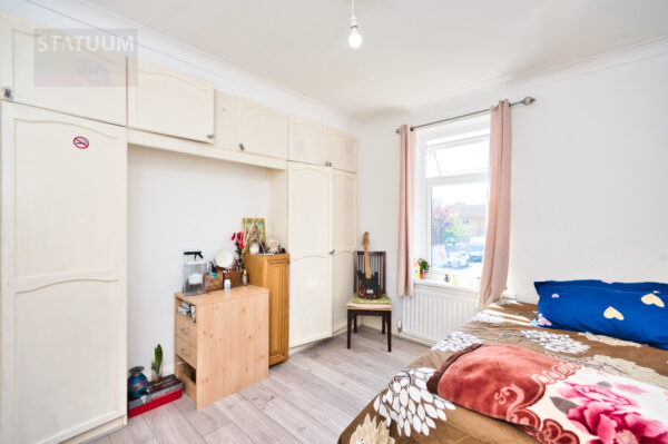 Hulse Avenue, Off Longbridge Road