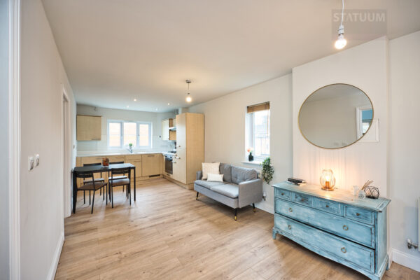 Castlemaine Avenue, Medway