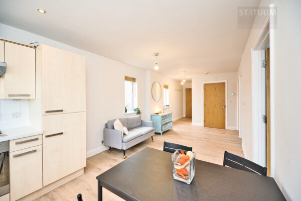 Castlemaine Avenue, Medway