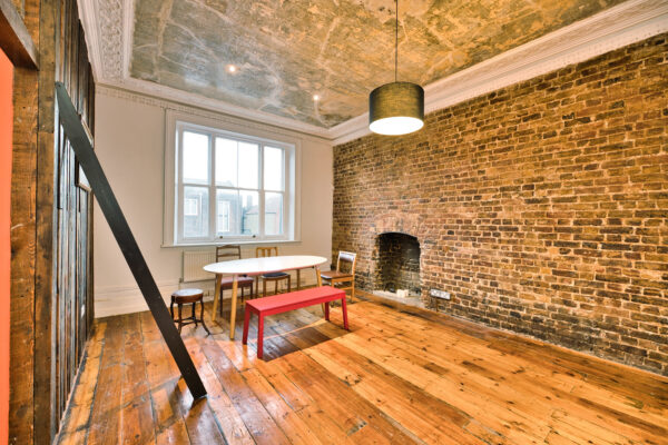 Lea Bridge Road, Leyton