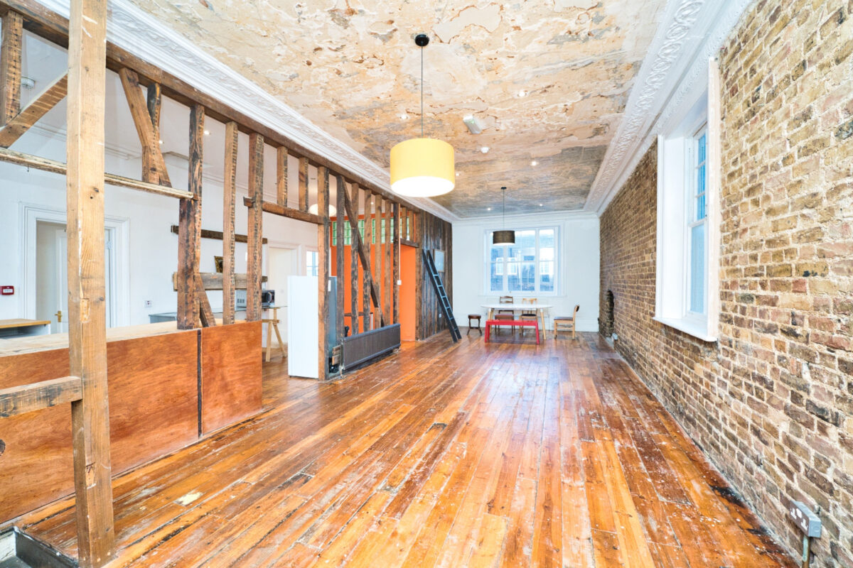 Lea Bridge Road, Leyton