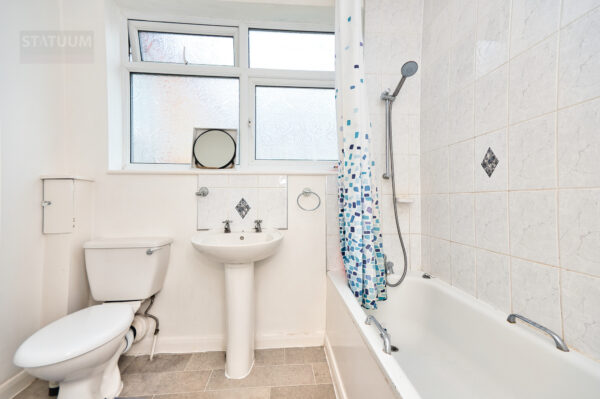 Green Lane,, Seven Kings