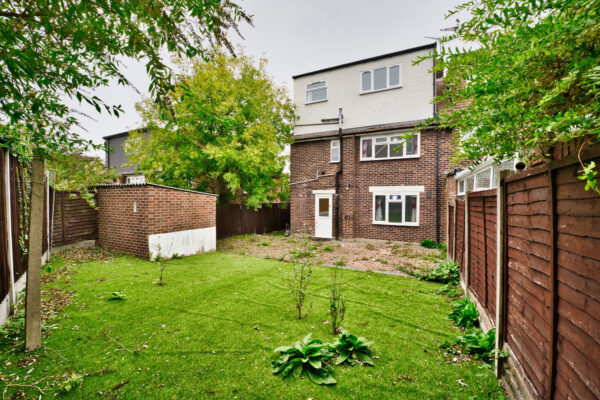 Waterfall Road, Southgate