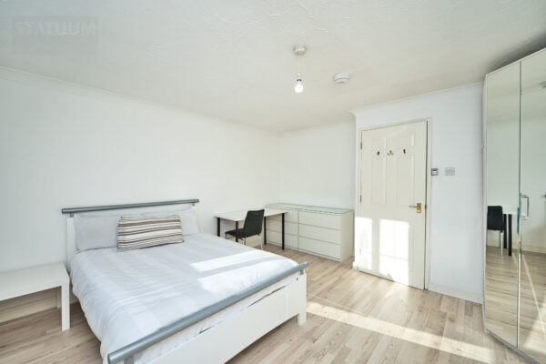 Mast House Terrace, Canary Wharf, Isle Of Dogs, Dockland