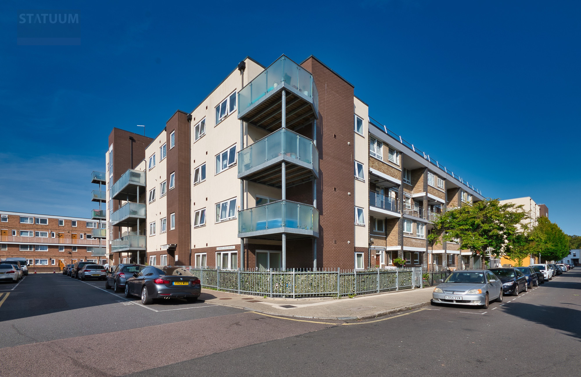 Wearmouth House, Mile End – Statuum