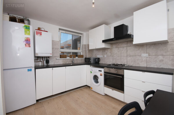 Wearmouth House, Mile End