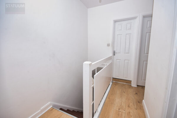 Wearmouth House, Mile End