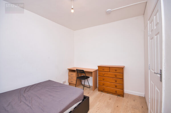 Wearmouth House, Mile End