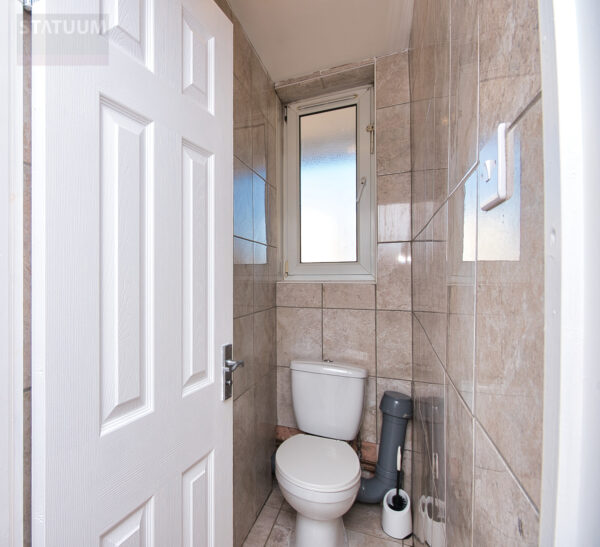 Wearmouth House, Mile End