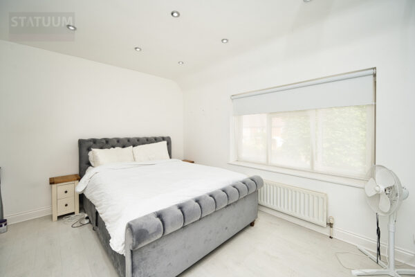 Porters Avenue, Dagenham