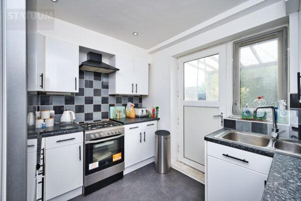 Porters Avenue, Dagenham