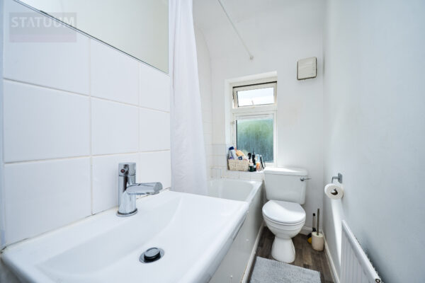 Porters Avenue, Dagenham
