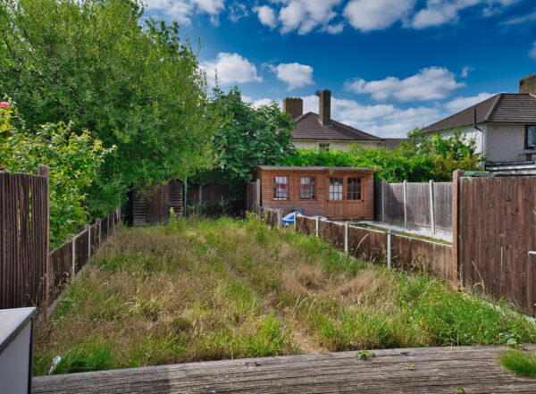 Porters Avenue, Dagenham
